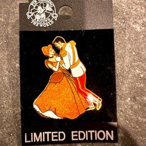 Disney Passholder Gift Pin - Golden Cinderella and Prince Charming.